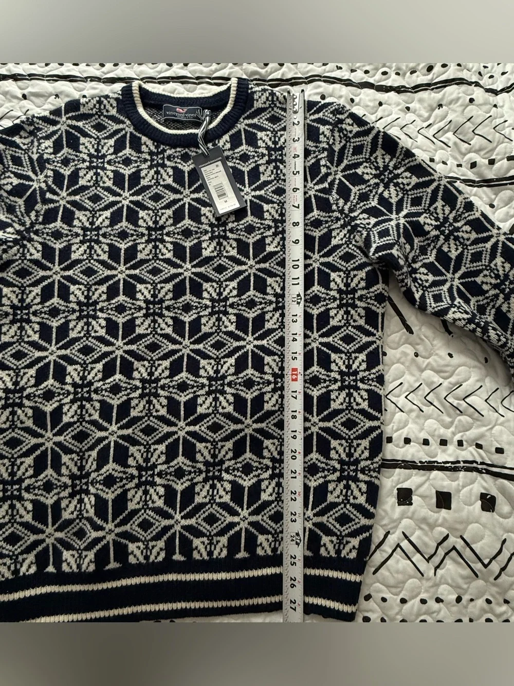 Vineyard Vines bold geometric